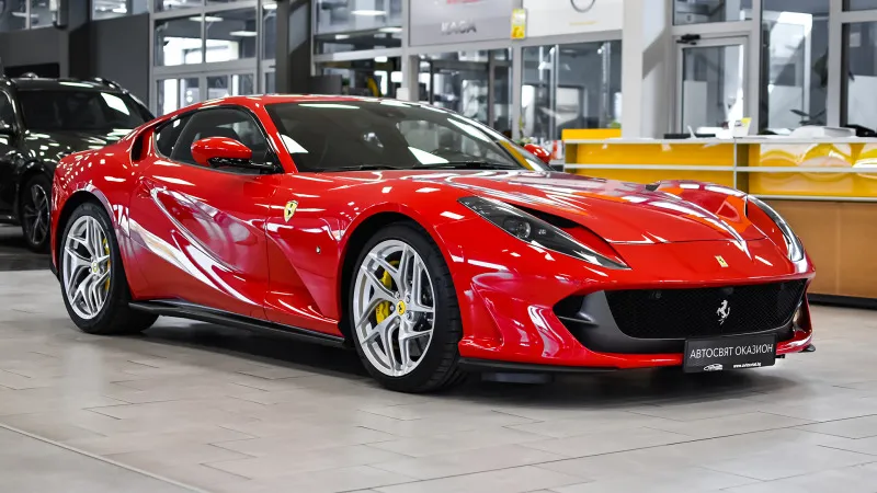 Ferrari 812 Superfast V12 Image 5