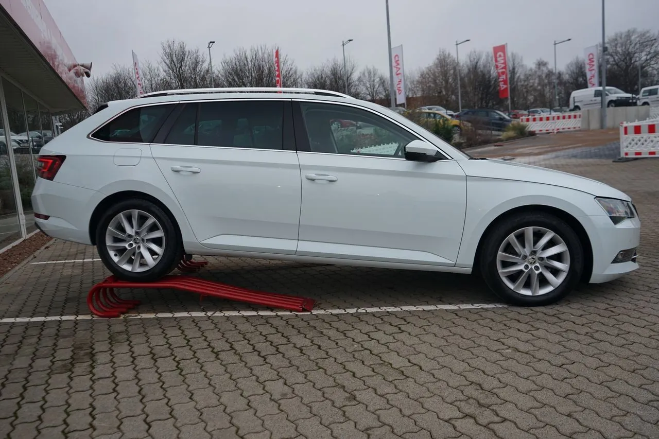 Skoda Superb Combi 2.0 TDI Style...  Image 2